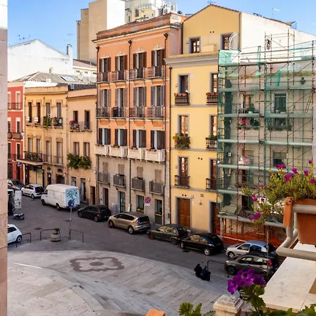 Efamoresca Pensión Cagliari